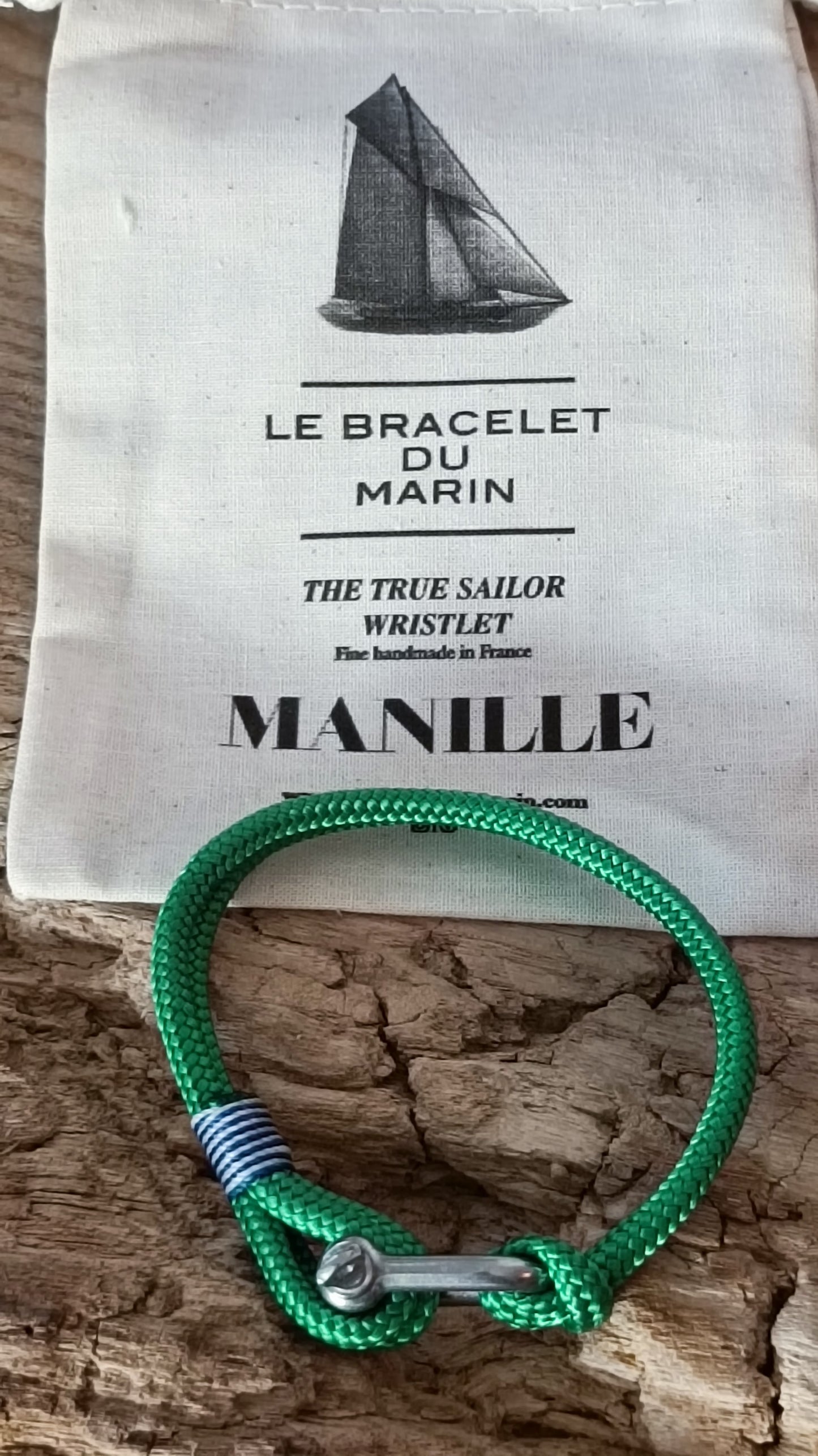 BRACELET