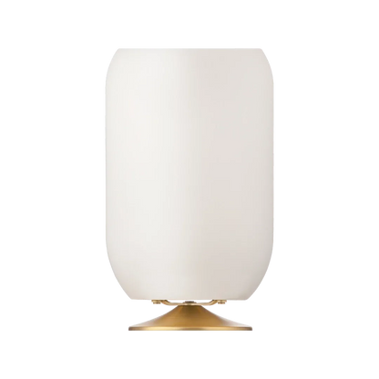 Lámpara moderna blanca con base dorada, ideal para interiores y exteriores elegantes