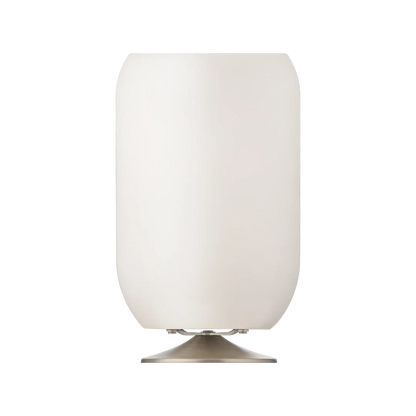 Lámpara con parlante bluetooth y base de metal, vista posterior, diseño minimalista