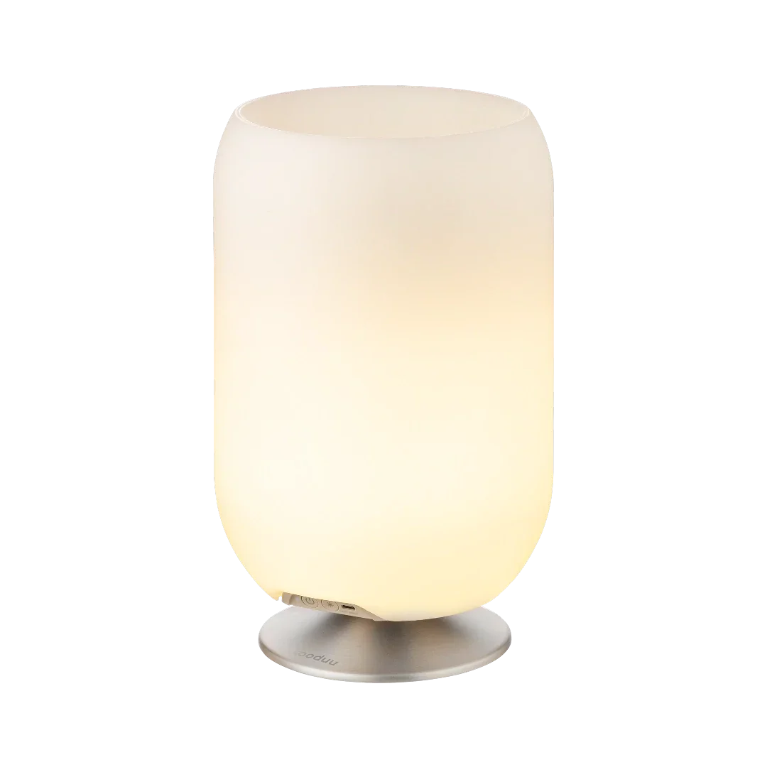 Lámpara cilíndrica LED con base plateada, diseño moderno para interiores y exteriores